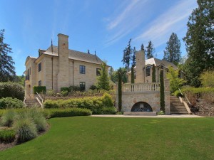 Courtyard Residence